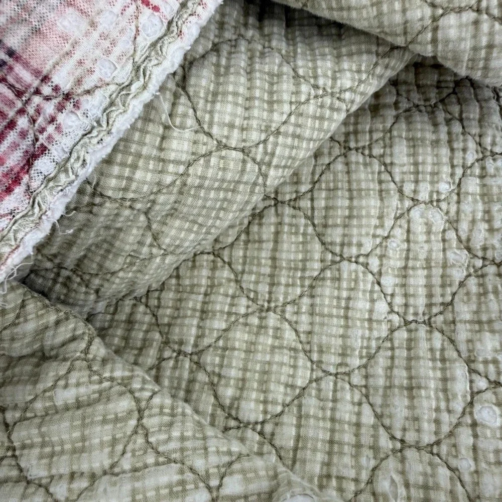 Vintage rustic red tan green & cream Quilt Blanket approximately 86.5